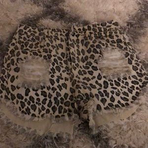 MP|D SHORTS SIZE SMALL LEOPARD PRINT